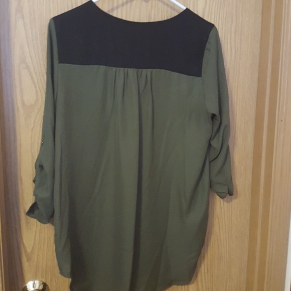 Top - Picture 2 of 2